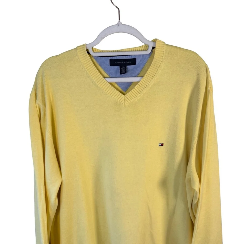 Tommy Hilfiger Men's V-Neck Sweater in Bright Yellow Size XL Classic Preppy